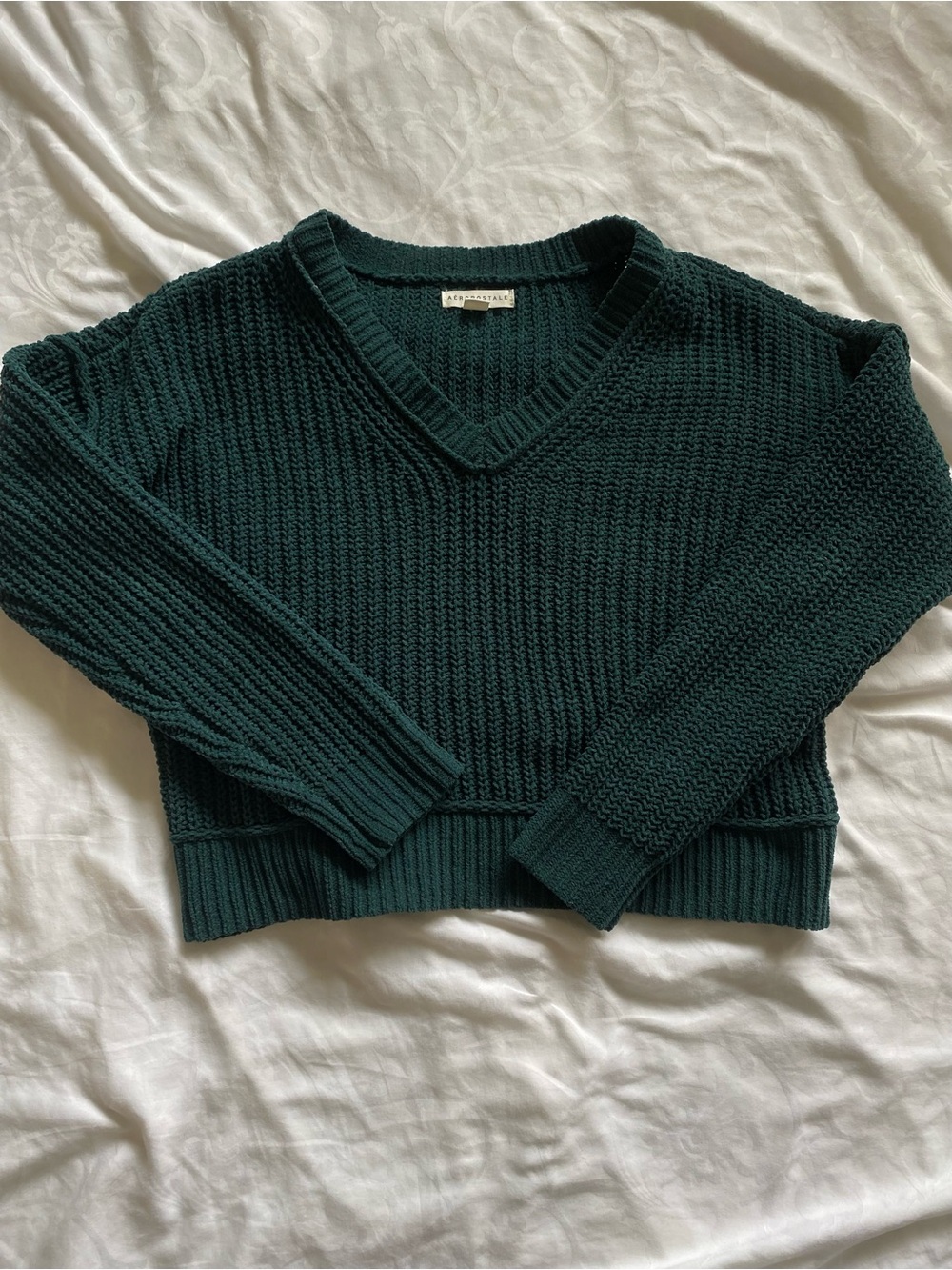 Aeropostale Green Knitted Cropped V-Neck Sweater Size Small